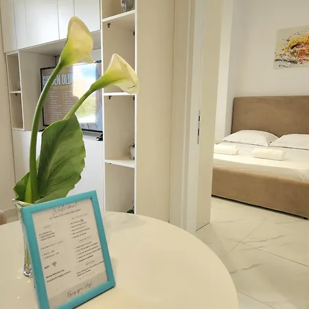 Center Unit For Rent
